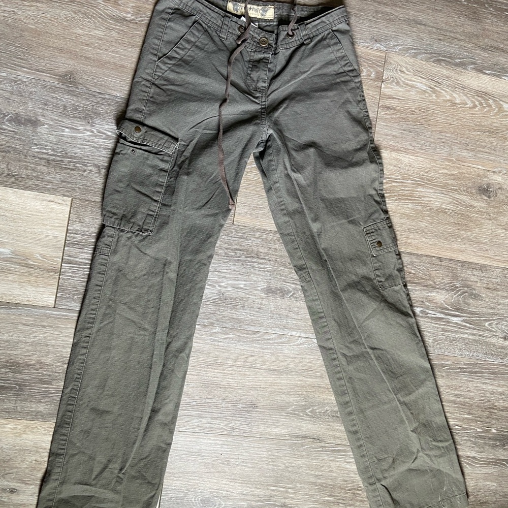 Woman's Olive Cargo Pants